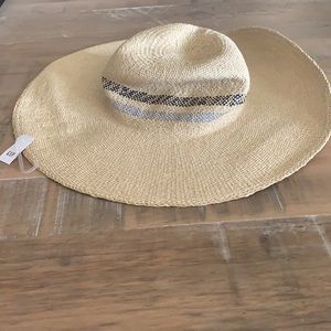 GAP STRAW HAT with blue detailing NWT Finish off that beach/coastal look